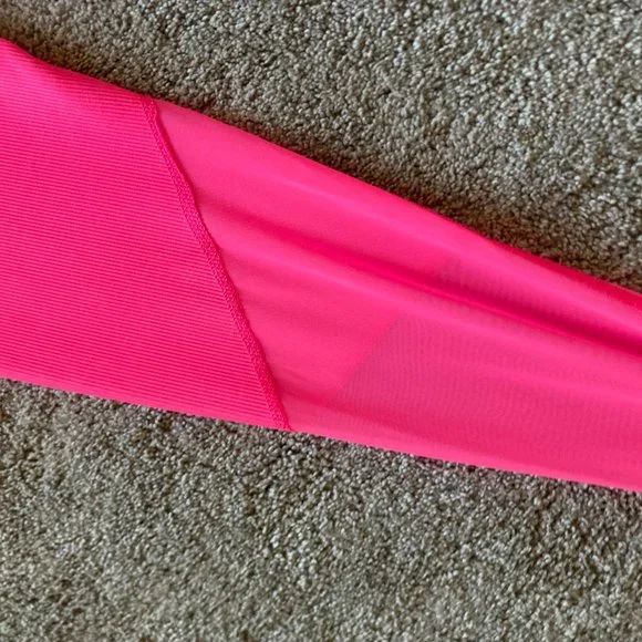 Beach Riot - Picture 8 of 8